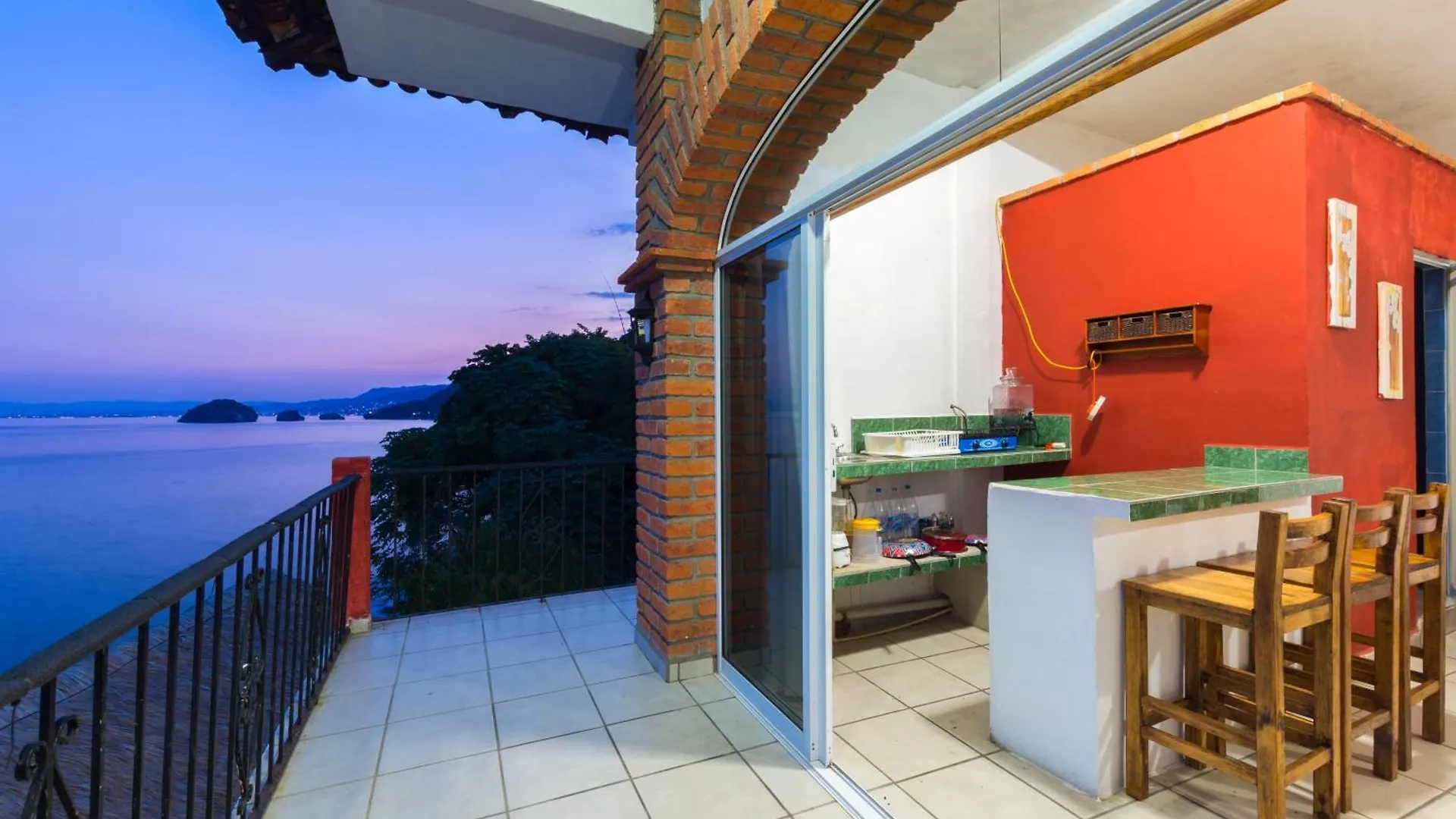Traditional Sierra Leon Oceanfront Rooms - Adults Only Puerto Vallarta Hotel