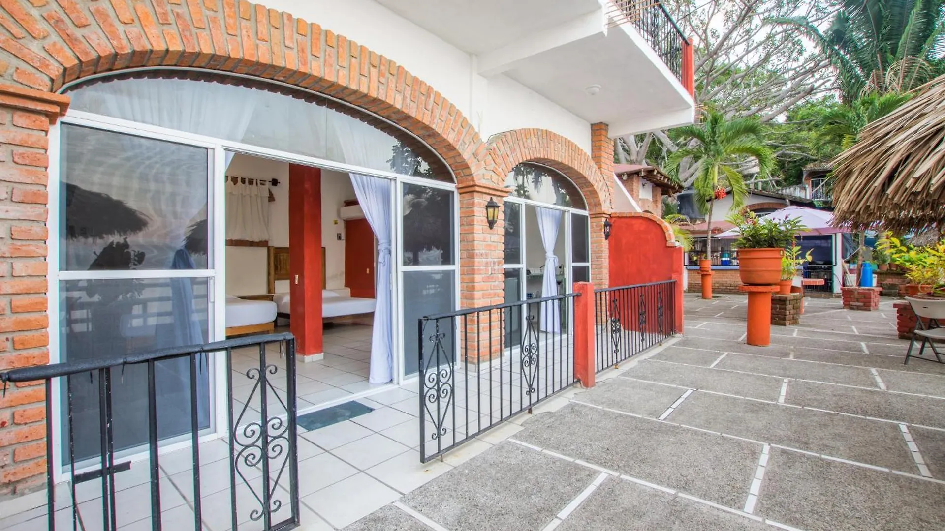 Hotel Traditional Sierra Leon Oceanfront Rooms - Adults Only Puerto Vallarta